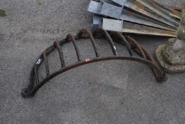 Cast iron hay feeder, width 95cm