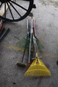 Mixed quantity of garden rakes etc