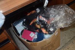 Mixed lot containing wallets, beauty products and other miscellaneous bags and make up