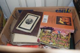 Collection of William Shakespeare books and a variety of different books plus ephemera