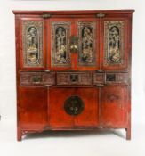 Rotgrundiger chinesischer Schrank 19 Jhd.