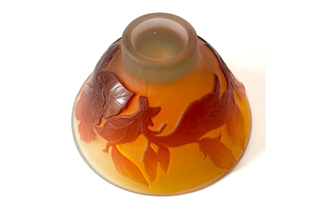 Glasschale mit roten Magnolien - Bild 7 aus 7
