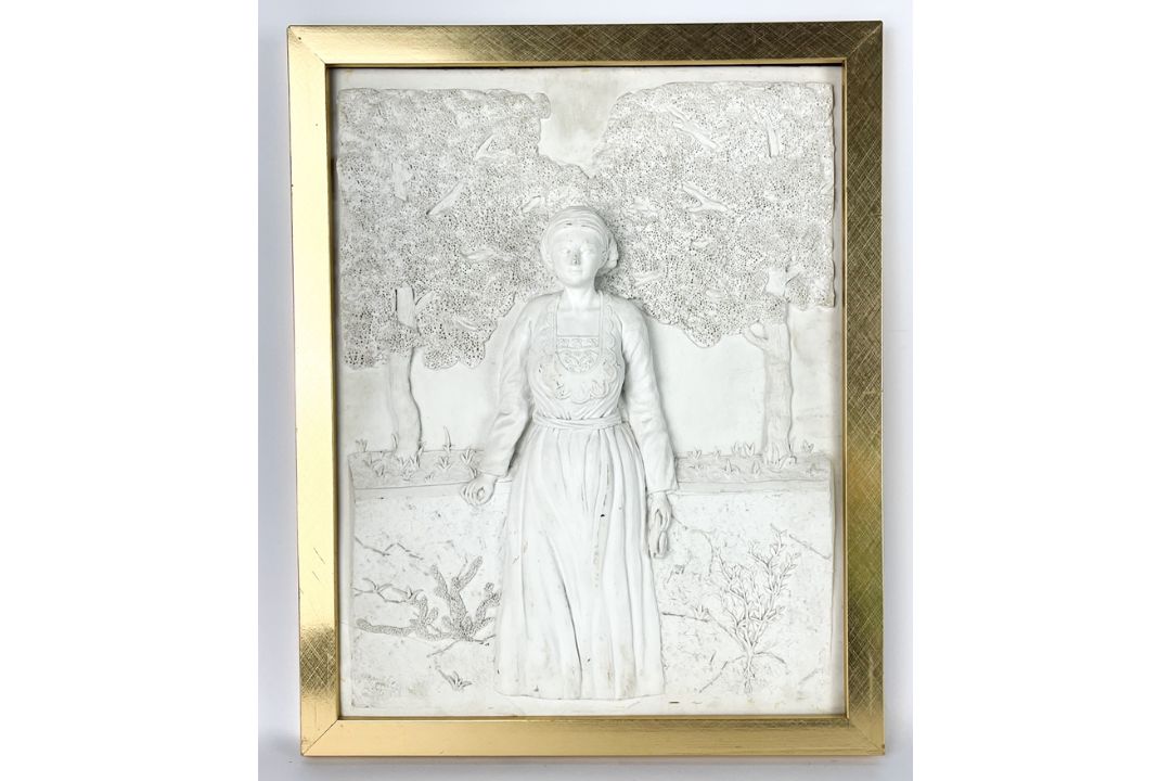 Feines Reliefbild "Feine Dame im Garten" - Bild 1 aus 3