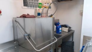 Pass-thro dishwasher
