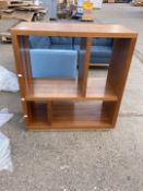 Display unit wooden effect