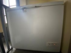 1x Electrolux Fridge Chest Freezer