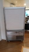 Multi deck cabinet