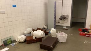 Contents of Studio Room