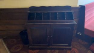 Black Maitre'd Station