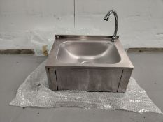Vogue Stainless Steel Knee Operated Sink