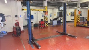Tecalemit Double Column Vehicle Lift