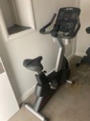 Life fitness life cycle recumbent bike