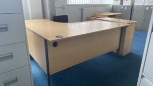 Desk Unit X1 with Office Chair X1