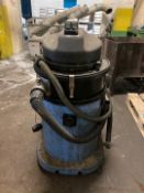 Industrial wet/dry vacuum cleaner