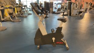 Life fitness life-cycle recumbent bike