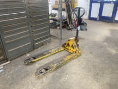 Pallet truck