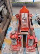 x2 Clarke 8t (8000kg Capacity) Bottle Jacks & x1 Clarke 3t (3000kg) Capacity) Trolley Jack on Wheel