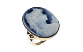 Ring 5.31g 333/- Gelbgold mit Gemme. Ringgroesse ca. 49
