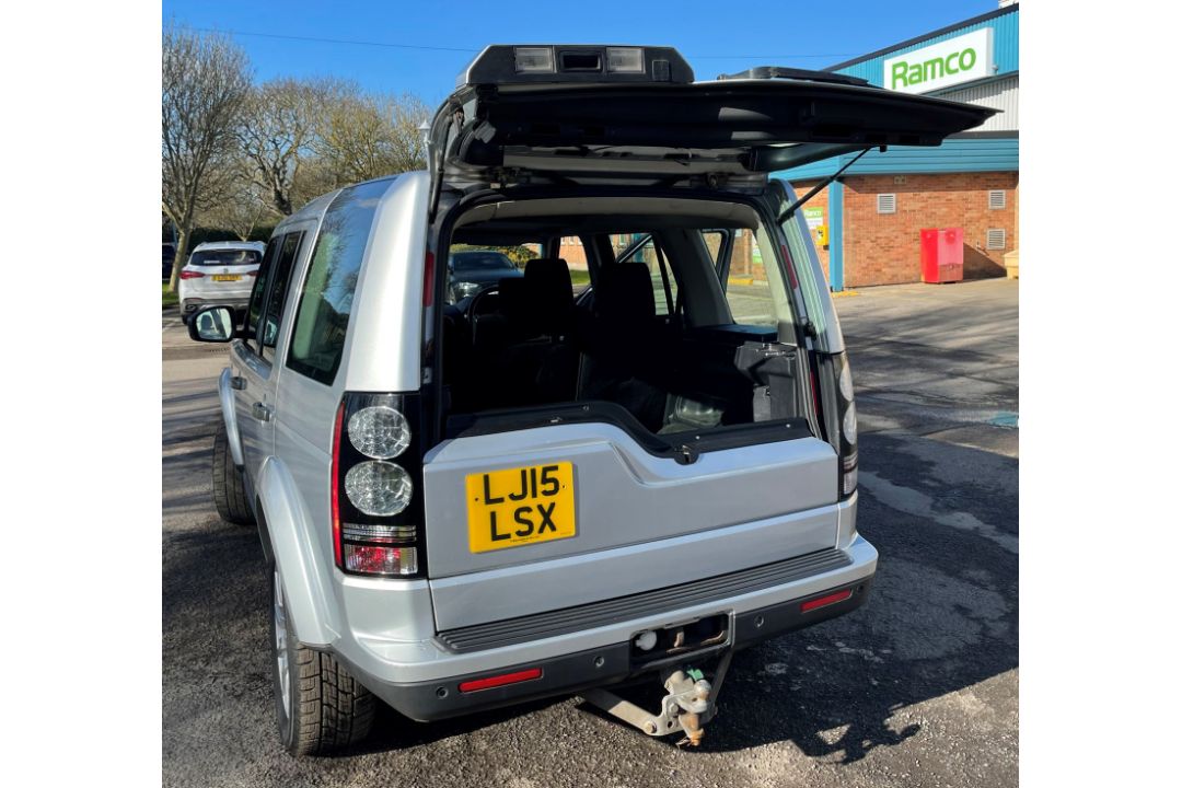 Land Rover Discovery LJ15 LSX - 2015 Model - Diesel - 2993cc Engine - Automatic Gearbox - Image 17 of 36