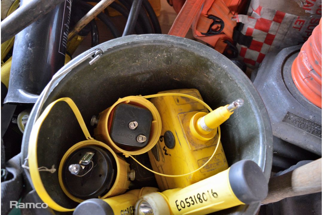 Search & Rescue Equipment, Torches, Throw Bag & Extraction - Image 4 of 6