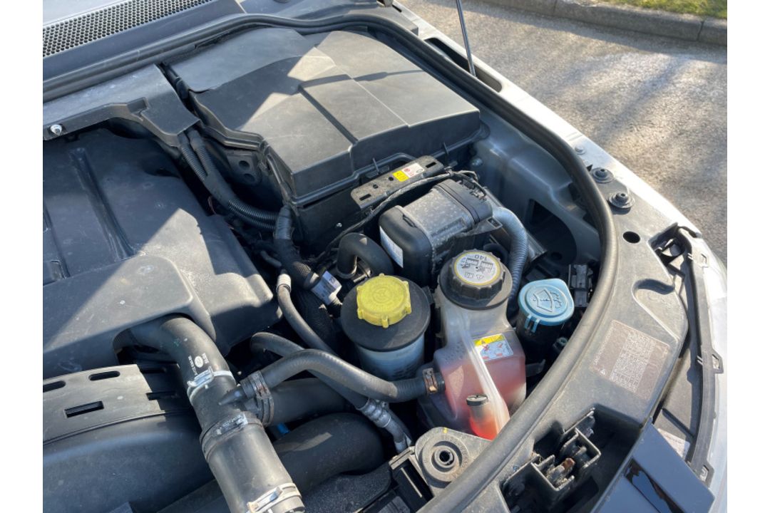 Land Rover Discovery LJ15 LSX - 2015 Model - Diesel - 2993cc Engine - Automatic Gearbox - Image 26 of 36