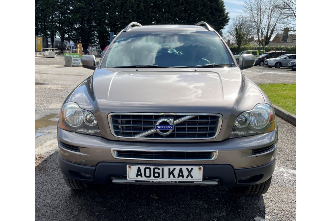 Volvo XC90 SE AWD D5 AUTO - Automatic - Diesel - 2.4L engine - 2011 model - 104,000 miles - 2 axle - Image 2 of 31