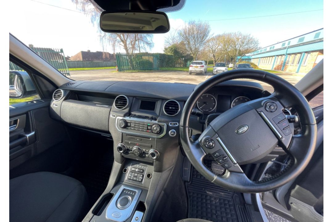 Land Rover Discovery LJ15 LSX - 2015 Model - Diesel - 2993cc Engine - Automatic Gearbox - Image 10 of 36