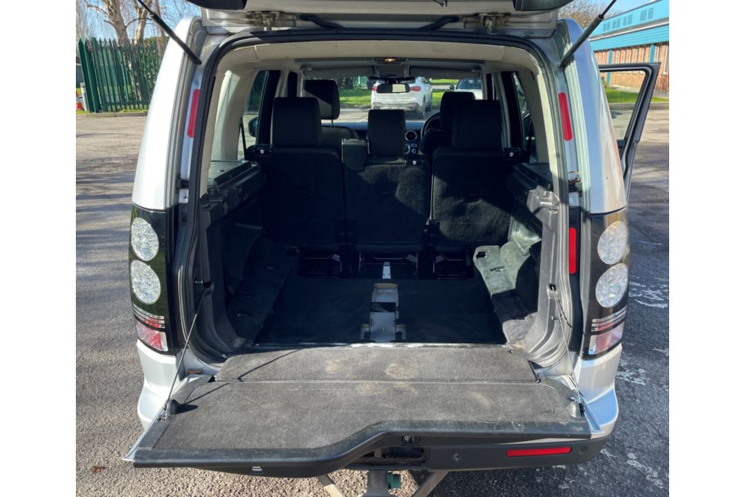 Land Rover Discovery LJ15 LSX - 2015 Model - Diesel - 2993cc Engine - Automatic Gearbox - Image 19 of 36