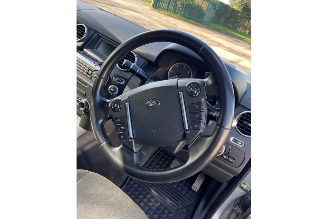 Land Rover Discovery LJ15 LSX - 2015 Model - Diesel - 2993cc Engine - Automatic Gearbox - Image 14 of 36
