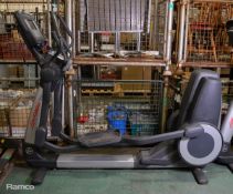 Life Fitness 95x cross trainer