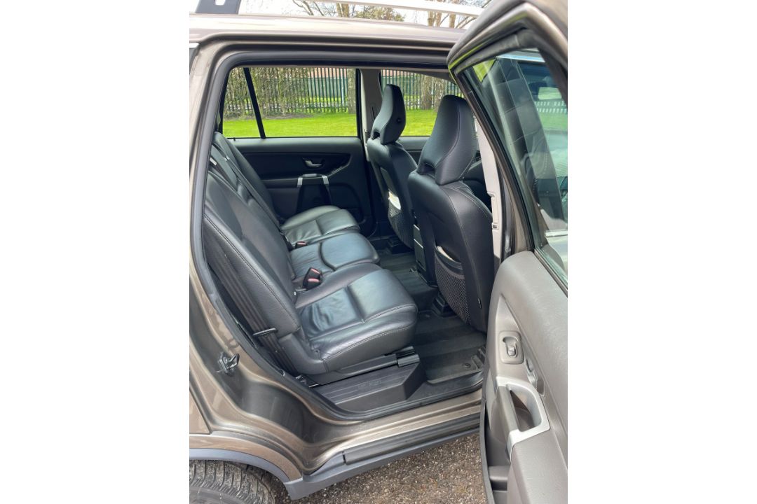 Volvo XC90 SE AWD D5 AUTO - Automatic - Diesel - 2.4L engine - 2011 model - 104,000 miles - 2 axle - Image 15 of 31