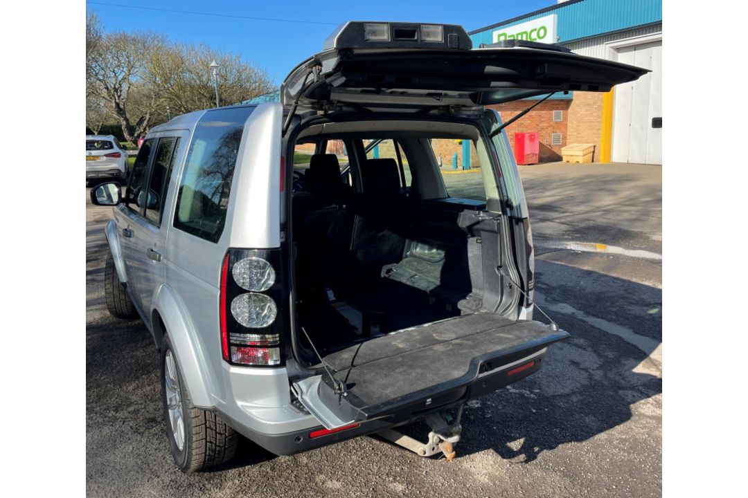 Land Rover Discovery LJ15 LSX - 2015 Model - Diesel - 2993cc Engine - Automatic Gearbox - Image 18 of 36