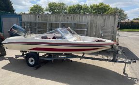 Glastron 156 Bowrider boat, Solid floor and transom