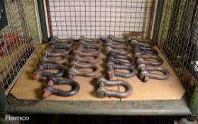 18x Heavy duty D-shackles - 7.252 Tonne