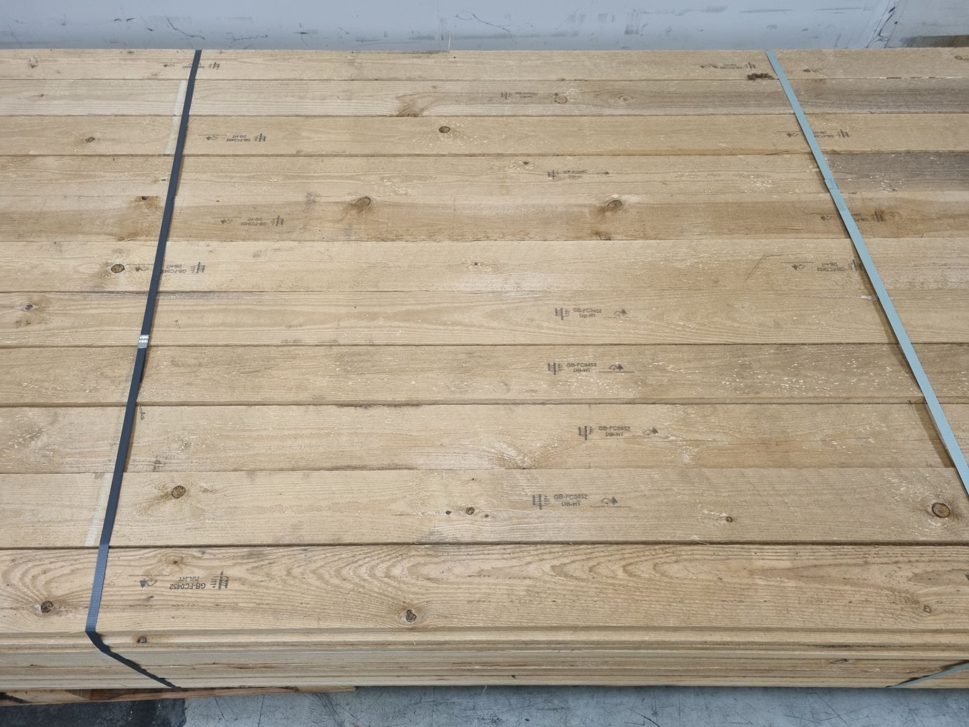 Pallet of 4"x1" (10x2.5cm) softwood, heat treated and debarked (GBFC-0452 DBHT) - L480cm - 143 pcs - Image 5 of 5