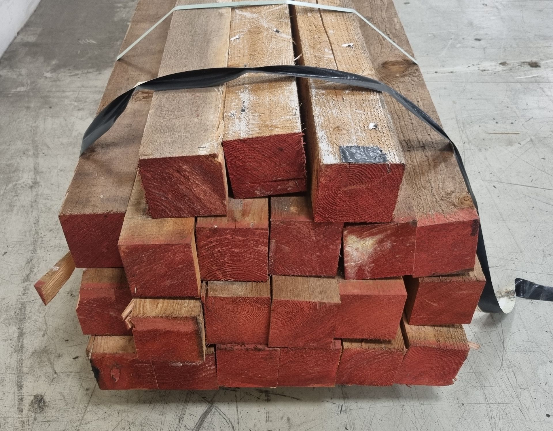 Pallet of 4"x4" (10x10cm) softwood, heat treated and debarked (GBFC-0452 DBHT) L550cm x 21 pcs - Image 2 of 4