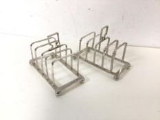 A pair of 1930s Birmingham silver toastracks (each: 9cm x 12cm x 6.5cm) (combined: 198.26g)