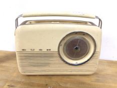 A vintage Bush radio (28cm x 35cm x 9cm)
