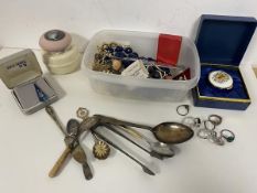 A mixed lot including a quantity of costume jewellery, including rings, beads, necklaces also a