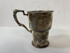 An Edwardian Birmingham silver christening mug, measures 9cm high and weighs 134 grammes, possibly