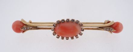 YELLOW METAL CORAL & DIAMOND BAR BROOCH, 6.3cms long, 10.0gms, in Morgan of Neath jewellery box