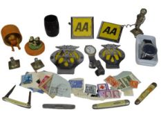 MIXED COLLECTABLES GROUP - vintage AA car badges x 4, pocketknives x 4, gent's Sekonda