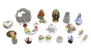 MIXED CABINET ORNAMENTAL GROUP OF GLASS, POTTERY & PORCELAIN including Swarovski hedgehog and