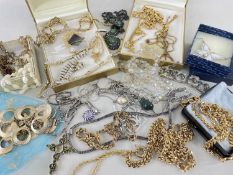 ASSORTED MODERN COSTUME & DRESS JEWELLERY comprising assorted silver jewellery including