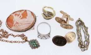 ASSORTED GOLD JEWELLERY comprising pair of 9ct gold cufflinks and another similar, 9ct gold set