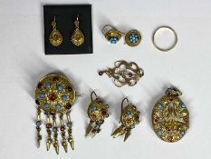 VICTORIAN & LATER 9CT GOLD & PINCHBECK JEWELLERY GROUP - Art Nouveau style pendant with amethyst and