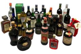 BOTTLED TABLE DRINKS, LIQUEURS & WINES, 26 BOTTLES - to include boxed Croft Original Sherry, Lambs