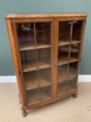 ELEGANT WALNUT BOOKCASE with twin glazed doors, 130cms H, 92cms W, 38cms D
