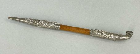 JAPANESE WHITE METAL TOBACCO PIPE (KIZERU), bowl and mouthpiec cast with sinous 50-clawerd dragons