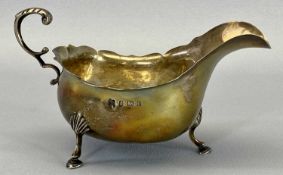 SILVER SAUCE BOAT, Birmingham 1904, maker Williams Birmingham Ltd, 16cms across, 3.1ozst